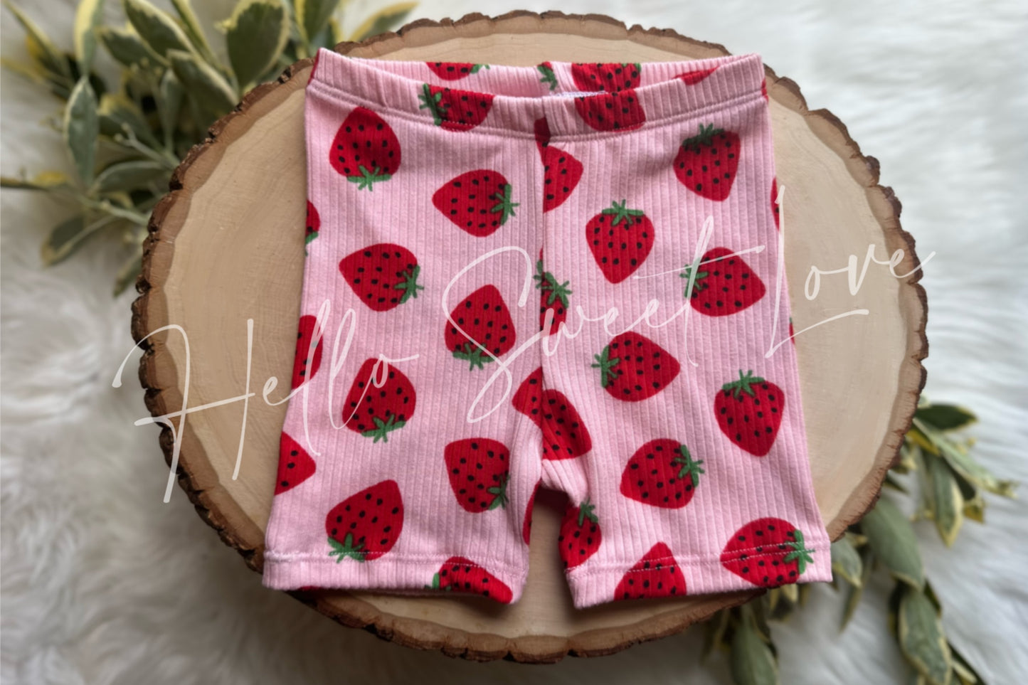 Strawberries biker short