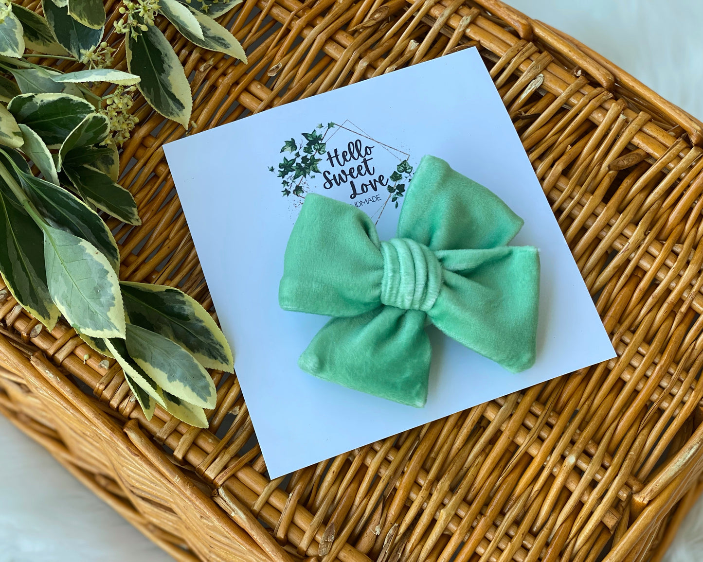Green Pinwheel Bow